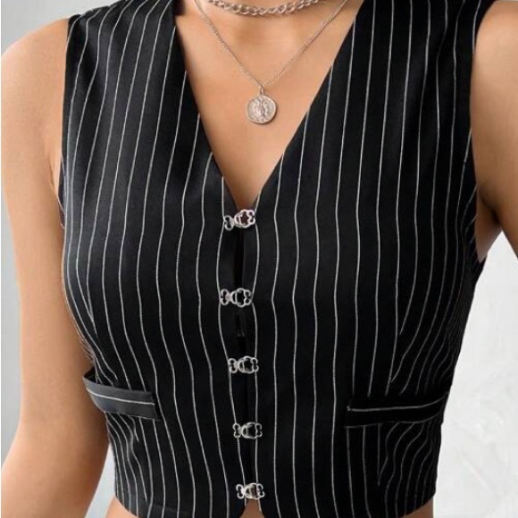 Beautiful little lined vest with hook fastener - Picture 1 of 6